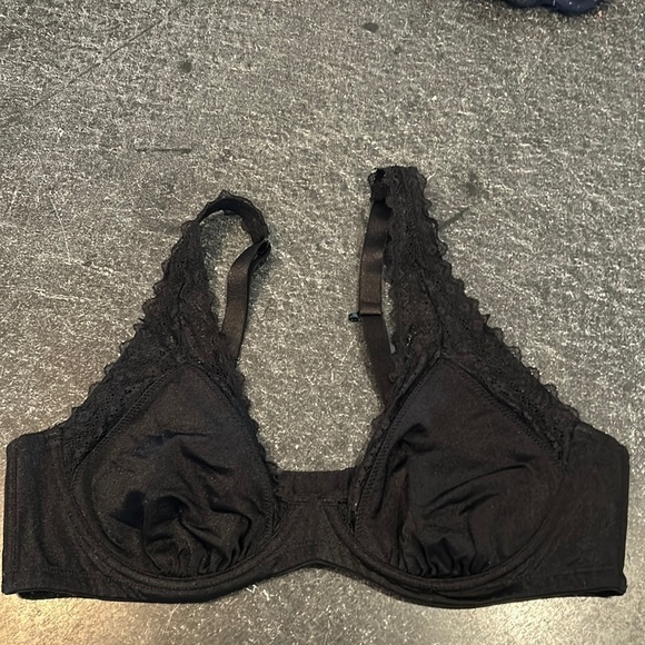 Deesse Lingerie Other - Déesse Lace trim black bra